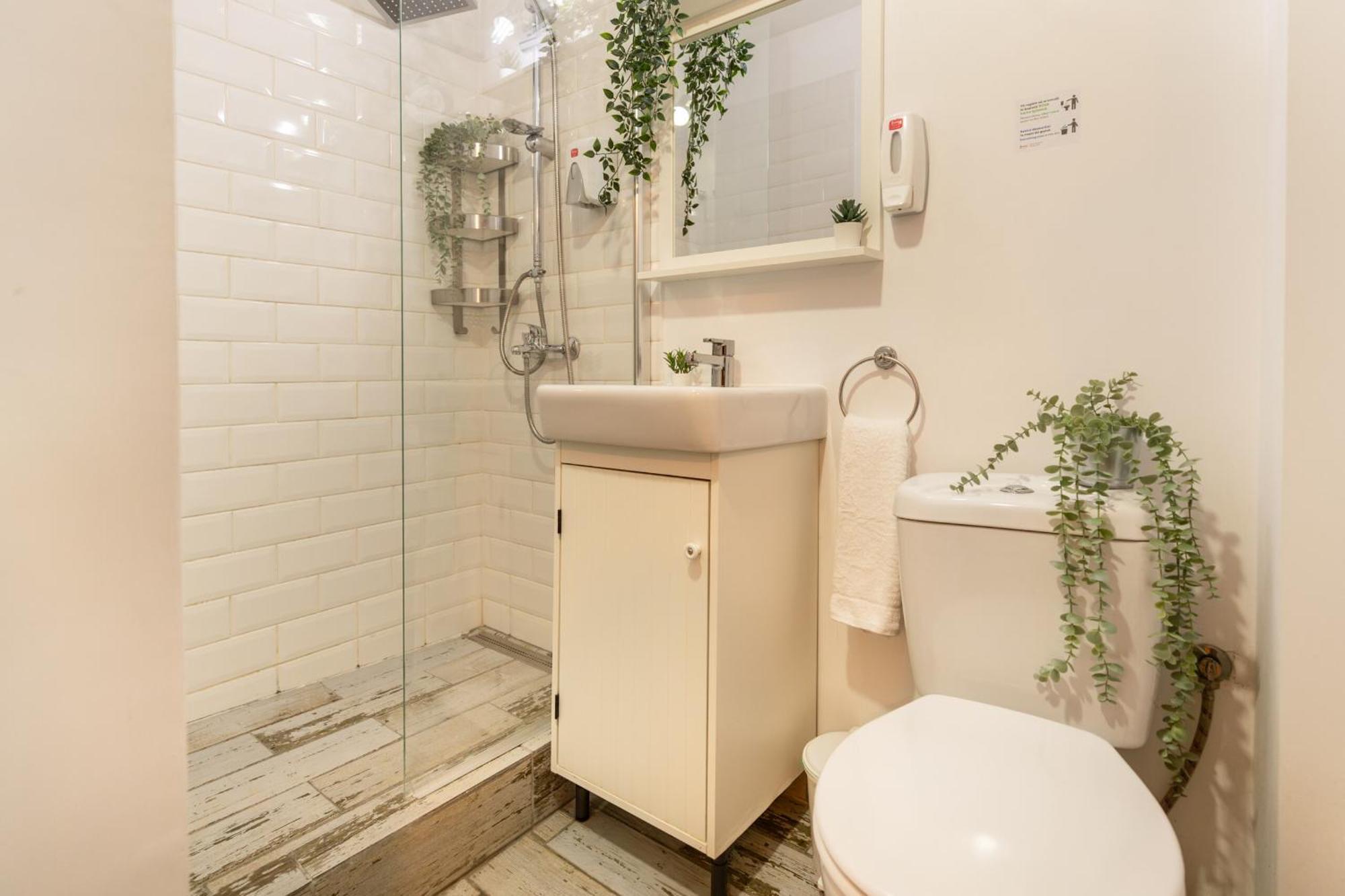 2Br Apartment At Piata Natiunilor Unite: Perfect For City Center Stays Bucarest Exterior foto