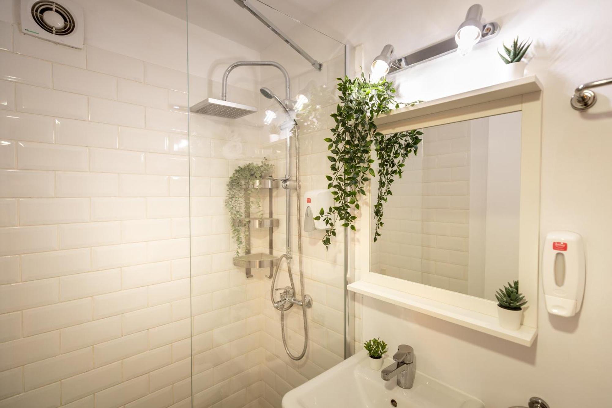 2Br Apartment At Piata Natiunilor Unite: Perfect For City Center Stays Bucarest Exterior foto
